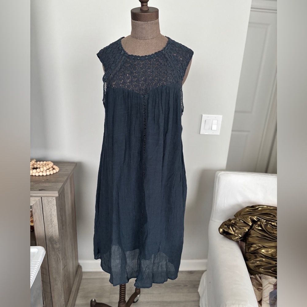 Doe & Rae Navy Sleeveless Midi Dress